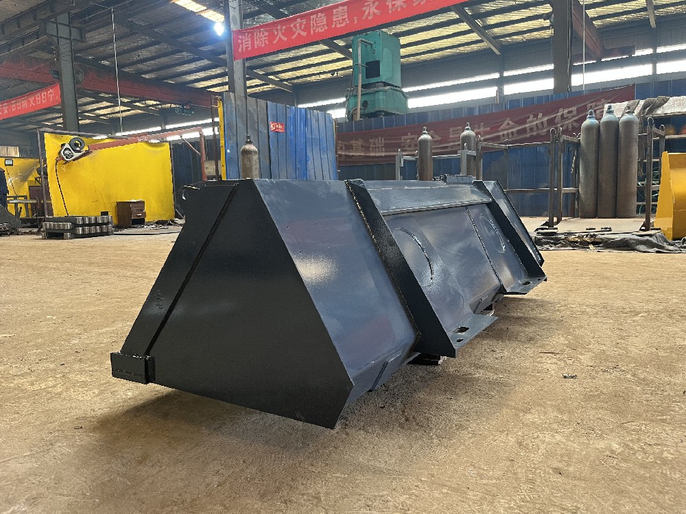 Skid Steer Bucket XC760